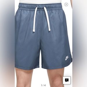 Nike Sportswear Sport Essentials
Men's Woven Lined Flow Shorts